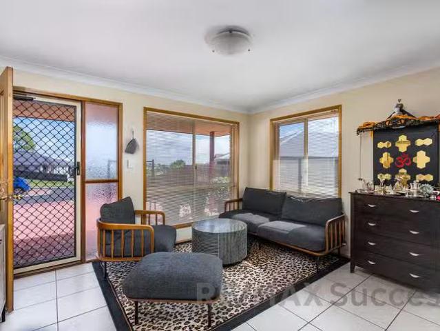 For Rent! 1/26 Sambar Court, Kearneys Spring, QLD 4350