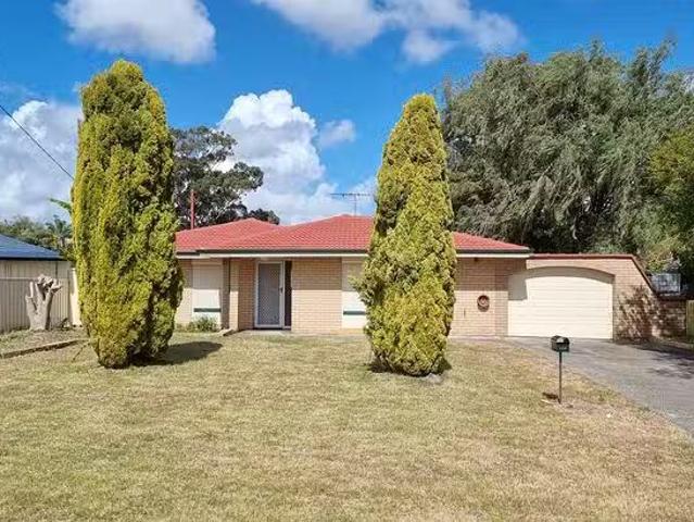 Unique 126 Sulphur Road, Parmelia, WA 6167