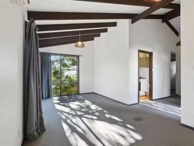 Unique 1/279 Churchill Avenue, Sandy Bay, TAS 7005