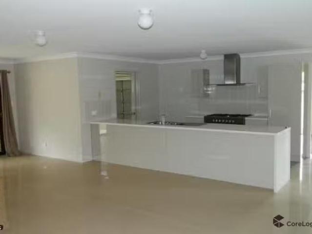 Unique 128 Adelong Avenue, Thagoona QLD 4306