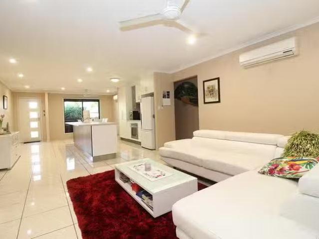 Just in! 1/28 Saville Street, Emerald, QLD 4720