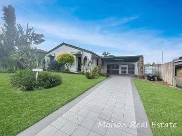 Cozy 12 Masthead Street, Jamboree Heights, QLD 4074