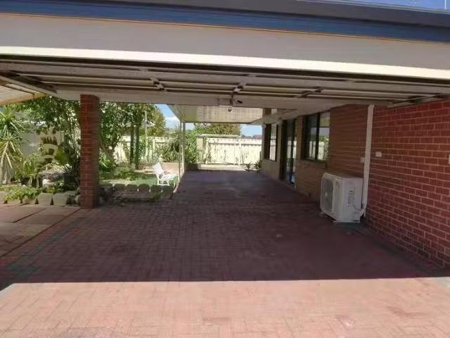 Deal! 12 Montelimar Elbow, Port Kennedy, WA 6172