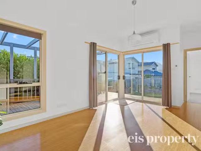 Cozy 12 Alfreds Garden, Kingston, TAS 7050
