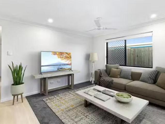 Cozy 12 Cooper Crescent, Jimboomba, QLD 4280