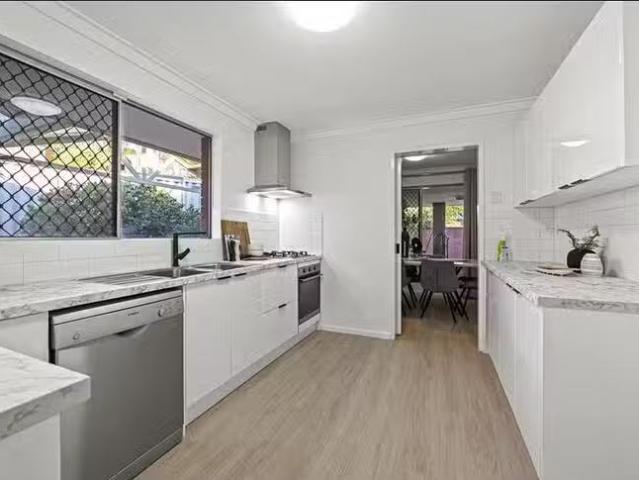 Cheap 12 Exford Way, Karrinyup, WA 6018