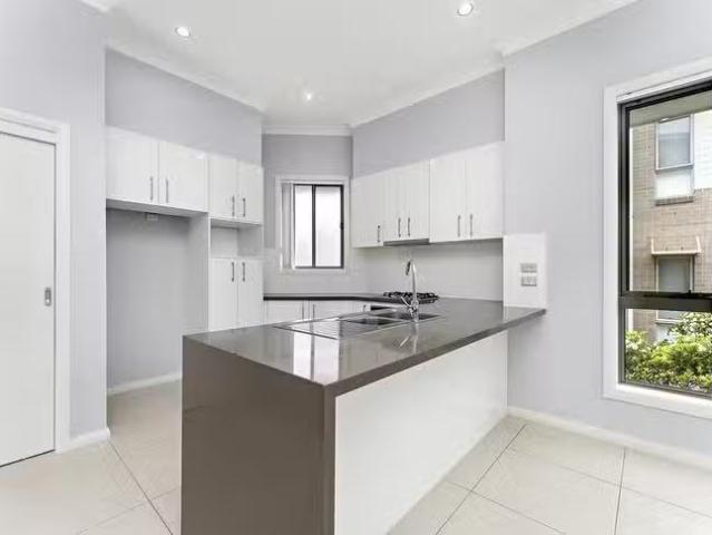 Cozy 12 Falcon Street, Shellharbour City Centre, NSW 2529