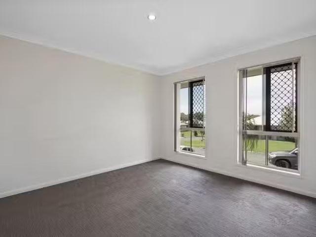 Nice 12 Highcrest Court, Bucasia, QLD 4750
