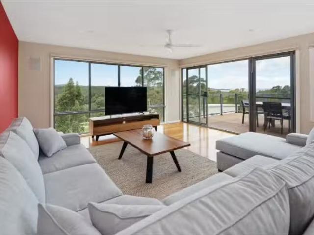 For Rent! 12 Seaview Way, Long Beach House for rent Listed by.