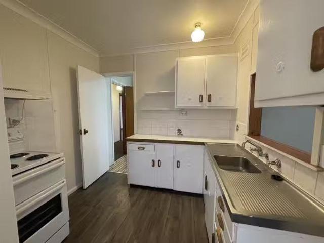 Deal! 12 Wilga Street, Parkes House for rent Listed by Mitche.