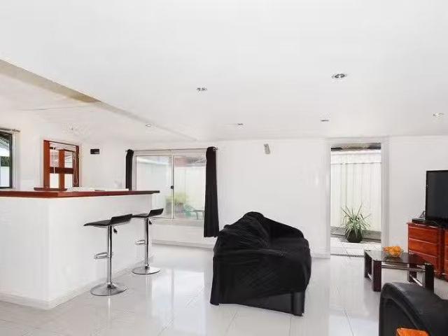 Cozy 12A Winsford Avenue, HEBERSHAM, NSW 2770 Other for Rent