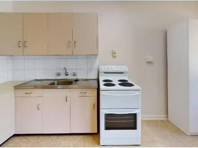 Just in! 1/33 Aberglasslyn Road, Rutherford Apartment for rent.