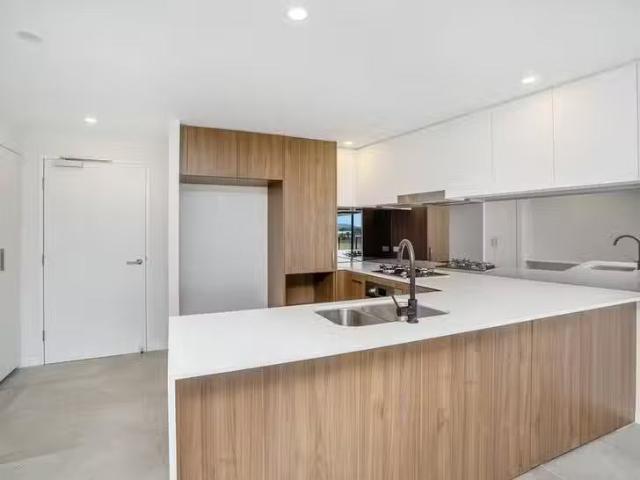 Deal! 1305/1 Grant Avenue, Hope Island, QLD 4212