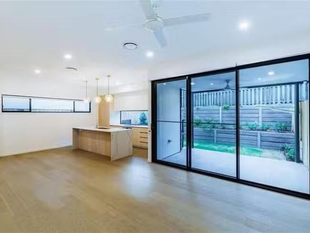 Charming 13/188 Meadowlands Road, Carina, QLD 4152