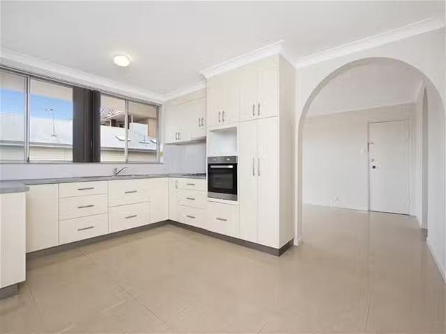 Cheap 1/31 Ninth Avenue, COORPAROO Apartment for rent Listed.