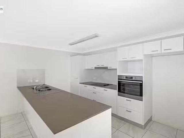 Cheap 132 Bankswood Drive, Redland Bay, QLD 4165