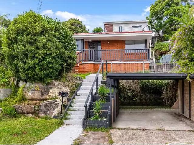 Unique 132 Sladden Road, Yarrawarrah House for rent Listed by.