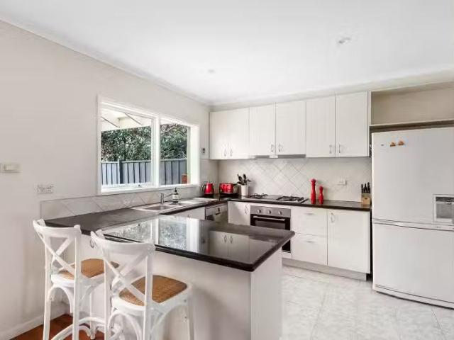 Nice 132A Kensington Road, Kensington VIC 3031