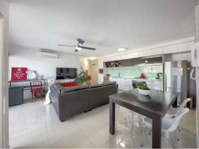 Deal! 13/32 Redfern Street, Morningside Apartment for rent Li.