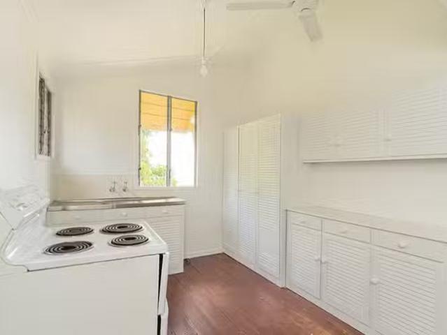 Deal! 134 Stamford Street, Berserker, QLD 4701