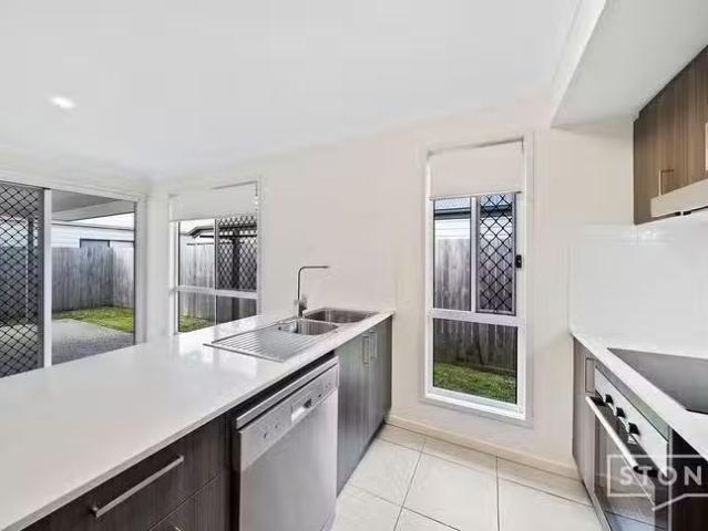 Cheap 1/3 Mount Mitchell Street, Park Ridge, QLD 4125