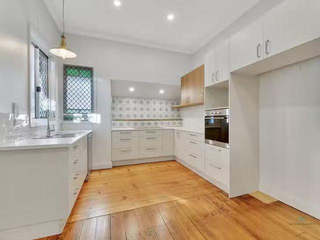 Unique 13 Challinor Street, Sadliers Crossing, QLD 4305