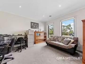 Nice 13 Clifford Drive, Pakenham, VIC 3810