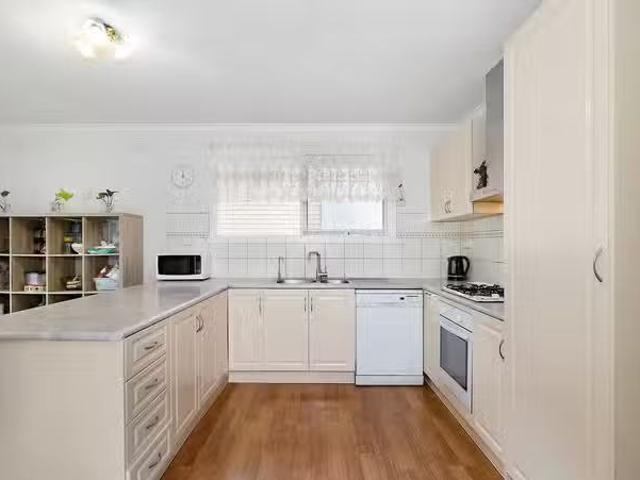 Cheap 13 Darebin Street, Norlane, VIC 3214 House for Rent