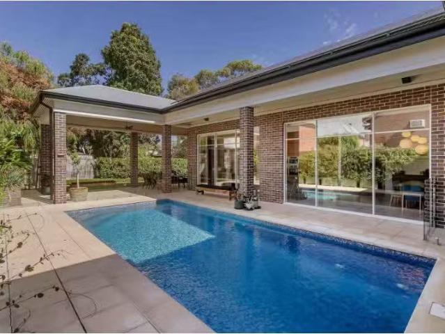 Just in! 13 Erskine Street, Goodwood House for rent Listed by.