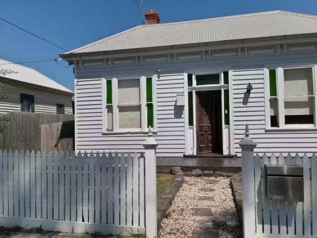 Unique 13 Fraser Street, Sunshine VIC 3020