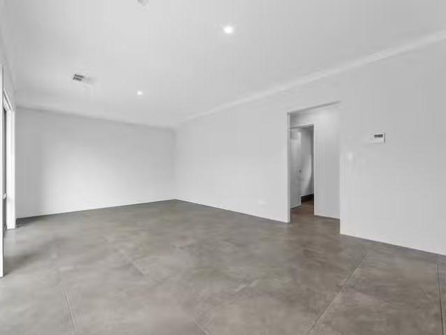Nice 13 Hester Road, Wellard, WA 6170