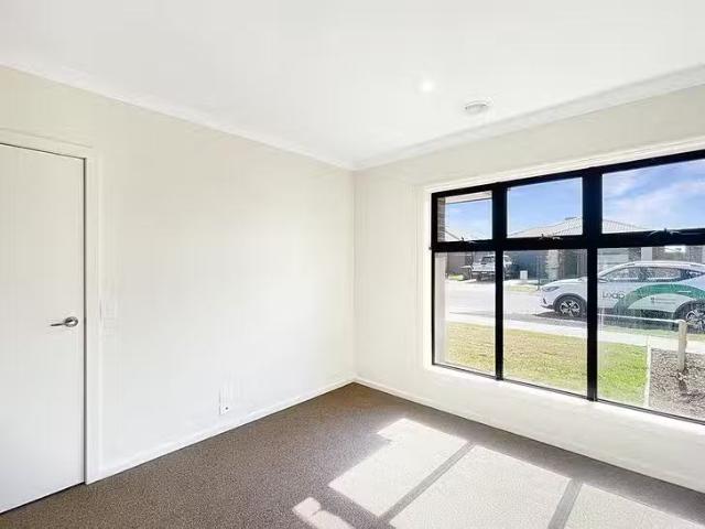 Just in! 13 Pinaster Street, Wallan, VIC 3756