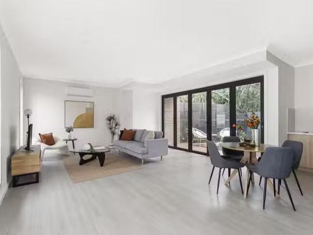 Deal! 1/3 Rushworth Street, Watsonia, VIC 3087