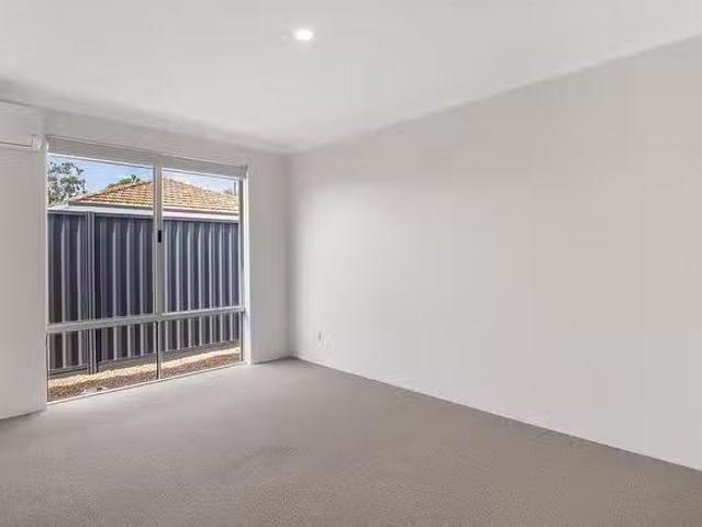 Charming 13 Redmond Road, Hamilton Hill, WA 6163