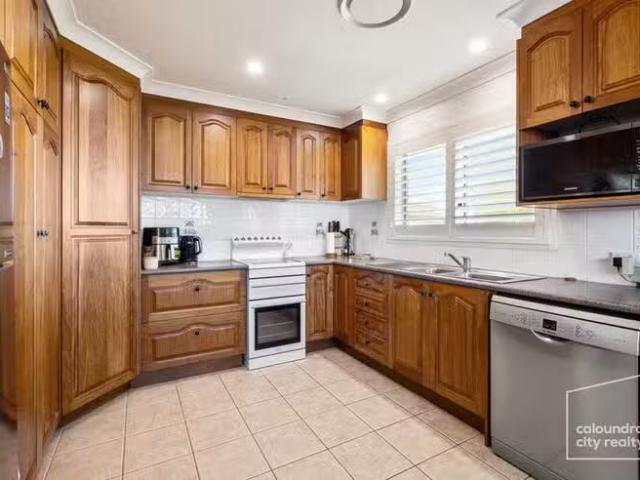Unique 13A Matilda Crescent, Battery Hill, QLD 4551