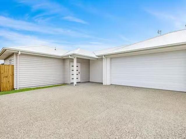 New 1&2/5 Bradbury Place, Maleny, QLD 4552