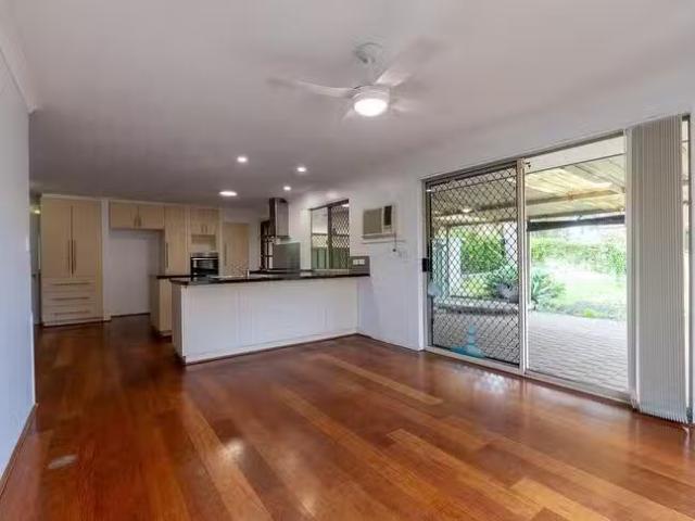 Deal! 1 Cessford Close, Leda, WA 6170