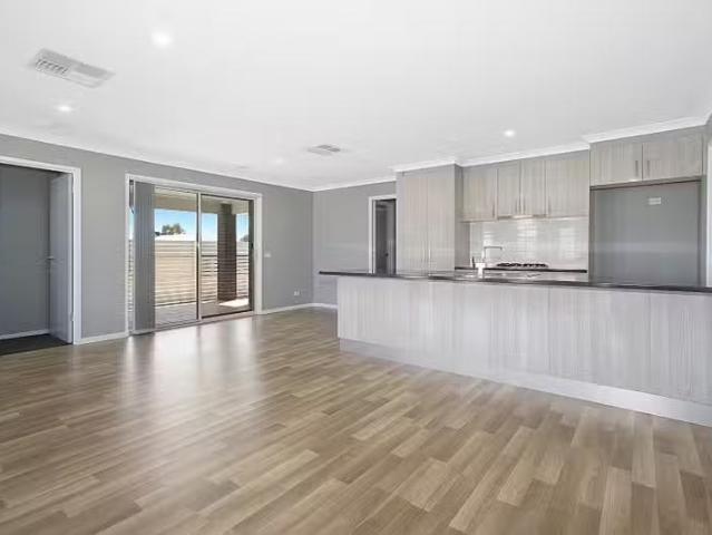 Nice 1 Angus Court, Thurgoona NSW 2640