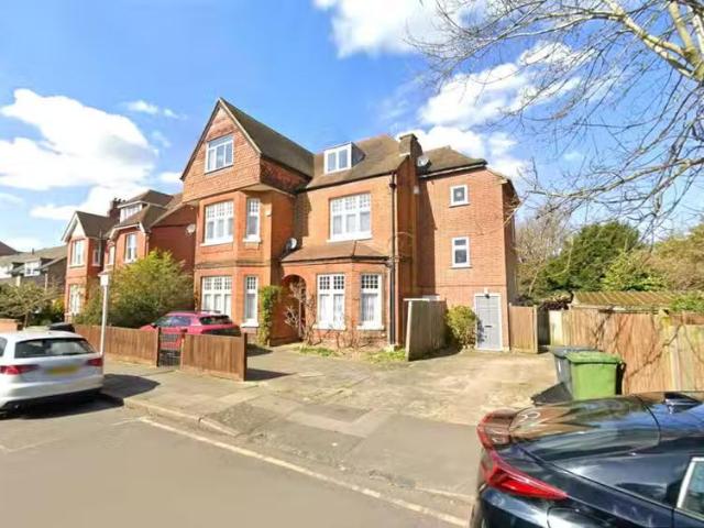 Rental! 1 BA 3 bedroom apartment for rent in Highland Road, Br.