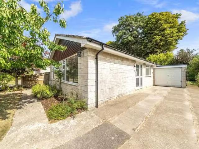 Just in! 1 BA 3 bedroom bungalow for rent in Lovells Mead, Mar.