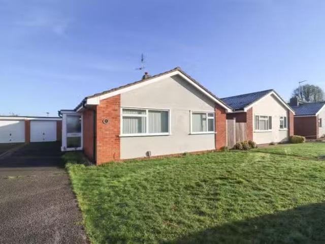 For Rent! 1 BA 3 bedroom detached bungalow for rent in Fairhav.