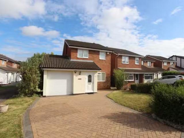 New 1 BA 3 bedroom detached house for rent in Maple Drive, Kin.