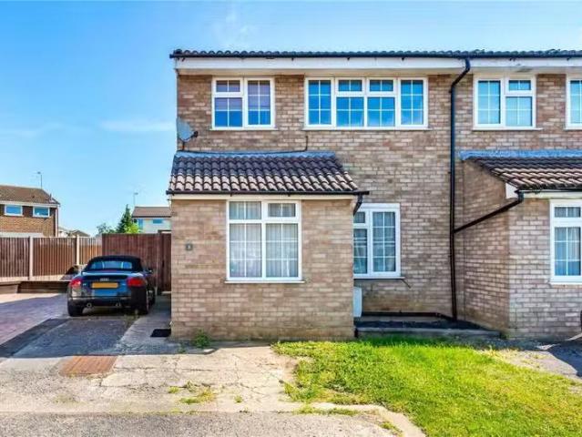 Charming 1 BA 3 bedroom end of terrace house for rent in Heath.