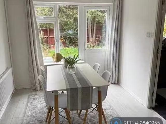 Unique 1 BA 3 bedroom end of terrace house for rent in The Syc.