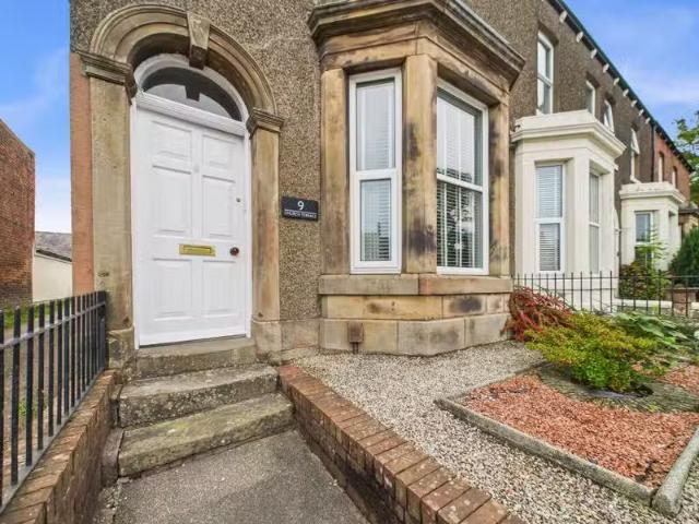 Deal! 1 BA 3 bedroom flat for rent in Church Terrace, Carlisle.
