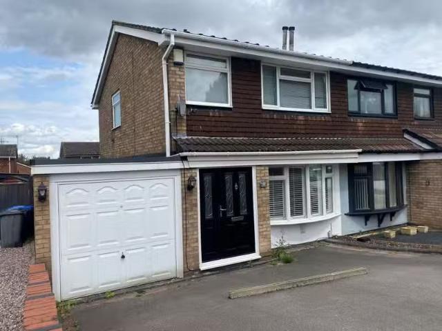 Nice 1 BA 3 bedroom house for rent in Brambling, Wilnecote, B77