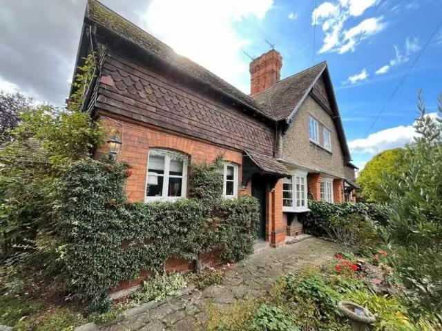 Deal! 1 BA 3 bedroom house for rent in Church Street, Lockingt.