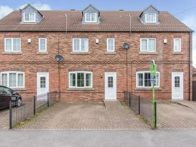 Rental! 1 BA 3 bedroom house for rent in Fir Tree Avenue, Auck.