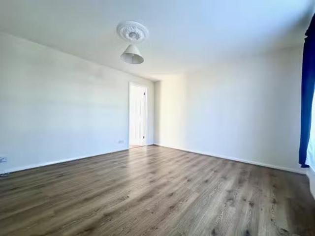 For Rent! 1 BA 3 bedroom house for rent in Wiles Close, CAMBRI.