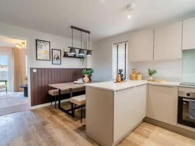 Just in! 1 BA 3 bedroom semi detached house for rent in All Sa.